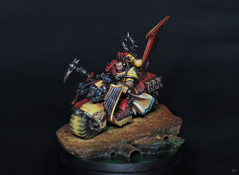 Howling Griffon on Bike